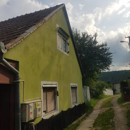 Littel Green Old Holiday home